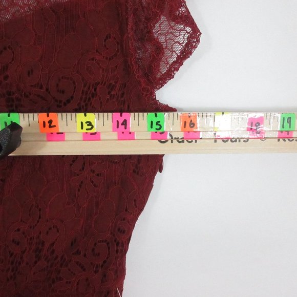 Chelsea 28 Red Grape Lace Dress XS Cap Sleeve V-Neck Ruffles in Burgundy $159 - Picture 4 of 7